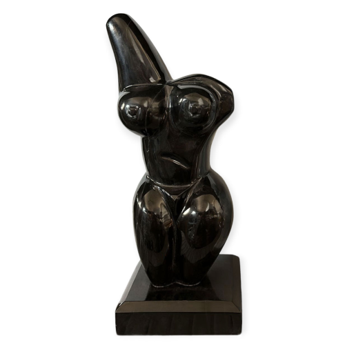 https://www.lowoy.com/ready_pro/readyproebayimages/Scultura-in-Marmo-Nero-Botero-Torso-Busto-Donna-Black-Marble-Women-Sculpture_11856.PNG